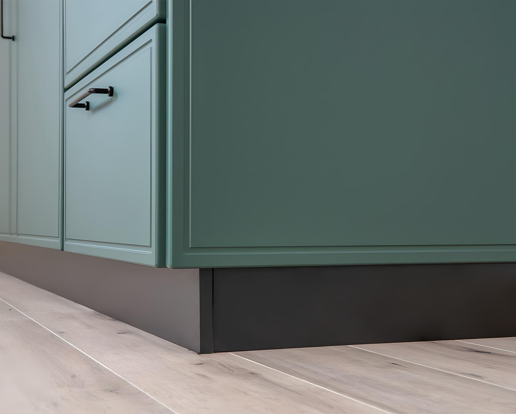 La cuisine LYNN met en avant une conception où chaque élément, des charnières aux contours La cuisine LYNN met en avant une conception où chaque élément, des charnières aux contours